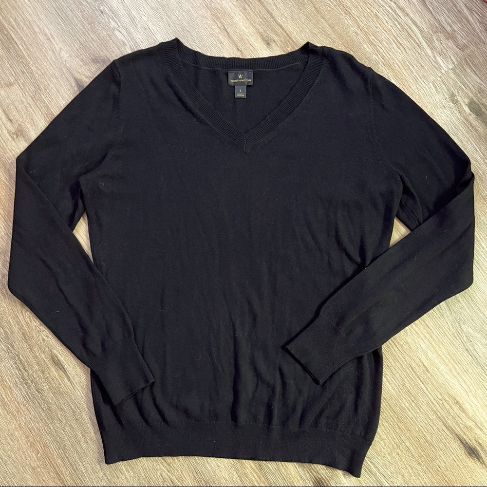Worthington black sweater soft! Size Large V neck